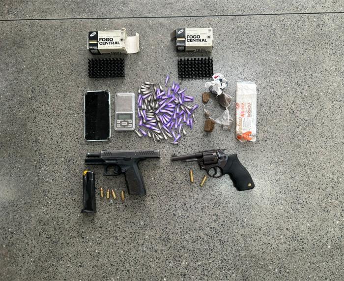 Bandido tocava terror com duas armas de fogo no bairro Curral Novo Bandido tocava terror com duas armas de fogo no bairro Curral Novo