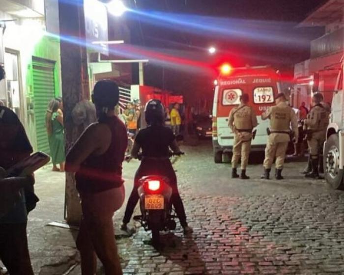 Jovem é alvo de tentativa de homicídio em Jequié, outras duas pessoas foram baleadas Jovem é alvo de tentativa de homicídio em Jequié, outras duas pessoas foram baleadas