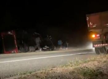 Homem morre e três ficam feridos após colisão na BR-116