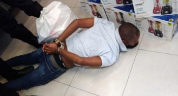 Homem se esconde em shopping para tentar roubar mais de 40 celulares na Bahia