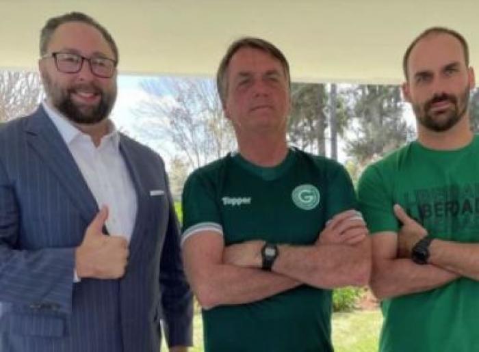 PF detém ex-braço direito de Trump em Brasília para depoimento