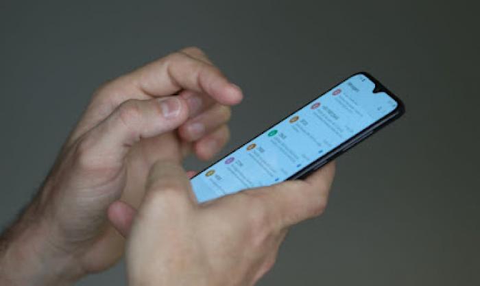 Anatel faz consulta pública para padronizar carregadores de celular