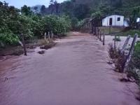 Chuva provoca cheia e deixa estradas interditadas na zona rural de Jequié