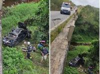 Motorista fica ferido após carro capotar e cair de ponte na BR-101