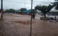 Temporal provoca enxurradas e alagamentos em Jequié