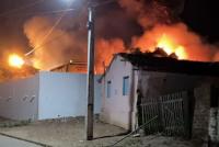 Incêndio de grande proporção atinge veículos de prefeitura de Santa Inês
